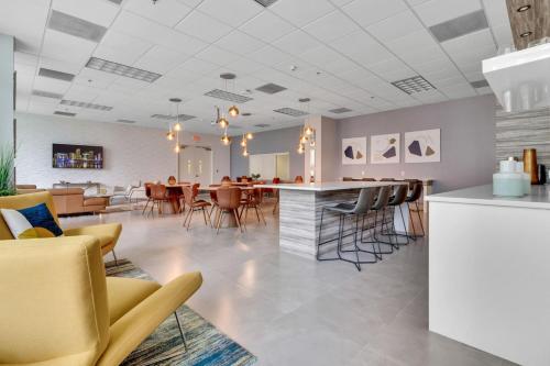 City-View Retreat in Brickell 2BR and Free Parking photo 30