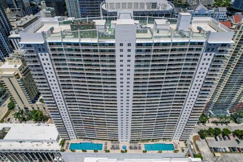 City-View Retreat in Brickell 2BR and Free Parking photo 37