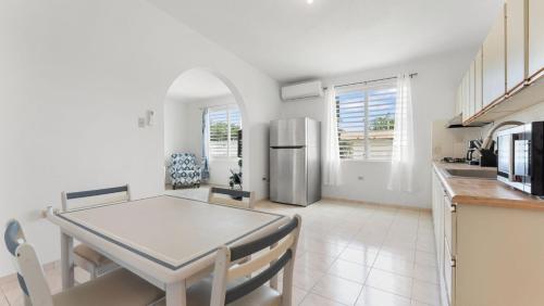 Η κουζίνα ή μικρή κουζίνα στο El Rinconcito 3 bdr house a 5 min drive from the beach