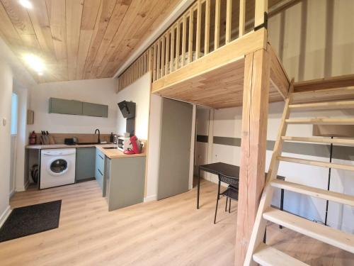 Kuchyň nebo kuchyňský kout v ubytování Le Guichard #Terrasse#Parking