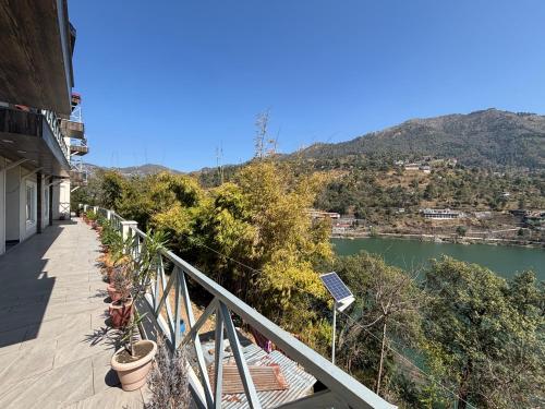 Gallery image of The grand inn lake side in Bhīm Tāl