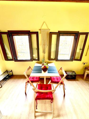 Rafaela suite old town