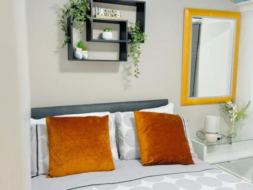 Ένα ή περισσότερα κρεβάτια σε δωμάτιο στο Room 2 Shared House