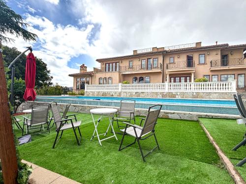 Los Altos Hills5BR Luxury with KTV, Pool, View, Near Stanford的相册照片