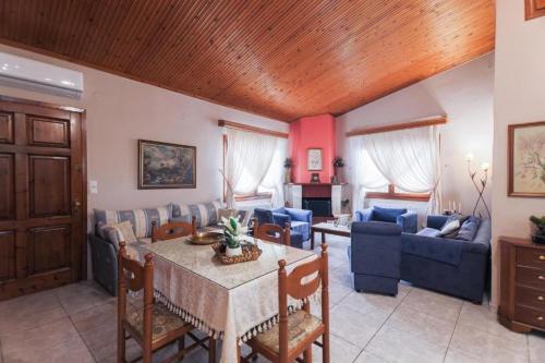 Gallery image of Red Roses-Traditional House in Katerini