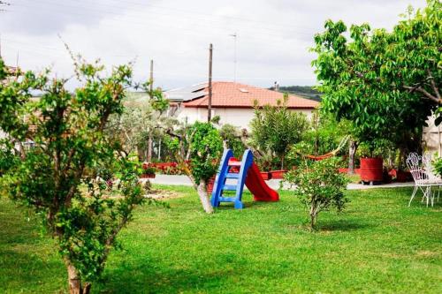 Gallery image of Red Roses-Traditional House in Katerini