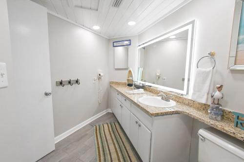 Sunbird Resort 5th Floor Amazing Views - by Sunbird Rentals photo 13