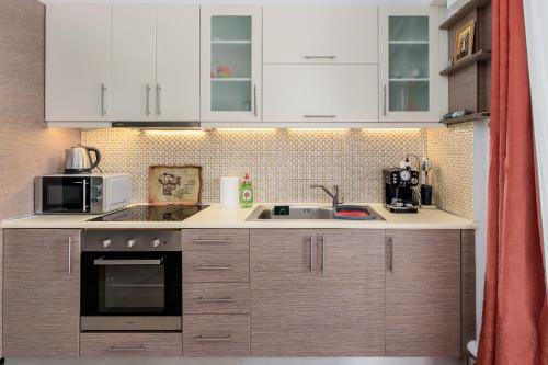 3 bedroom apt in Nea Chora 400 meters walk to the beach