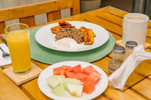 Comida en o cerca de este hotel