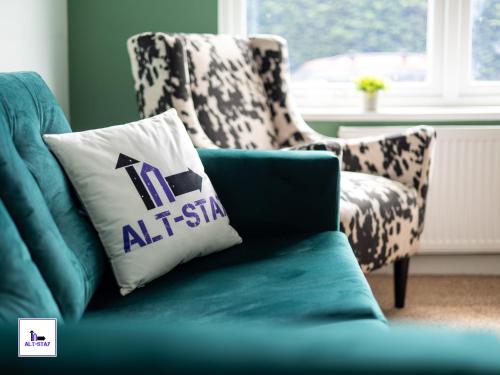 Χώρος καθιστικού στο Ledger by Alt-Stay - 4 Bed all En-suite Contractor and Relocation Accommodation with Fast Wi Fi, Parking, Netflix, Full Kitchen, Washer Dryer - Weekly and Monthly Rates