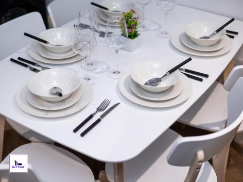 Φωτογραφία από το άλμπουμ του Ledger by Alt-Stay - 4 Bed all En-suite Contractor and Relocation Accommodation with Fast Wi Fi, Parking, Netflix, Full Kitchen, Washer Dryer - Weekly and Monthly Rates σε Lofthouse