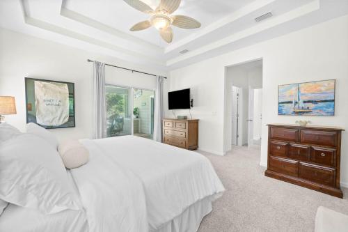 Ένα ή περισσότερα κρεβάτια σε δωμάτιο στο Dog-Friendly 4BR Coastal Getaway Close to Beach