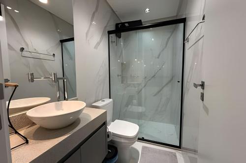 Ένα μπάνιο στο Condomínio City House : Conforto e vista privilegiada!