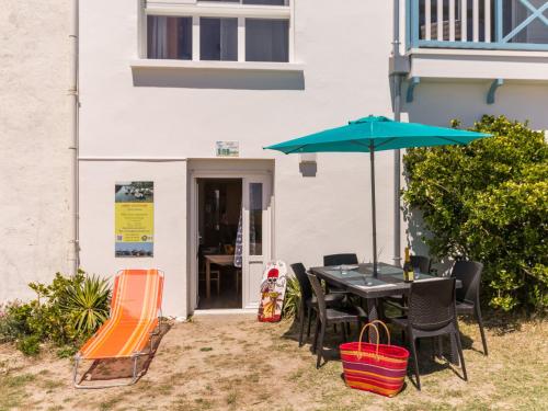 Appartement face à la plage avec cour commune, BBQ et wifi à Piriac-sur-Mer - FR-1-306-1188