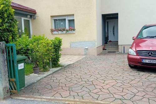 Apartments with parking space Samobor, Prigorje - 23690