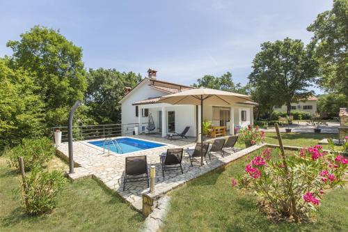 Family friendly house with a swimming pool Kapelica, Labin - 24509
