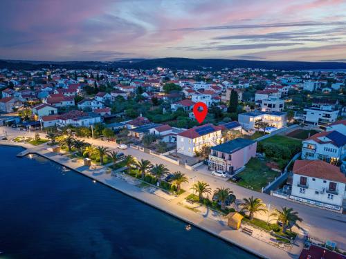 Apartments by the sea Sukosan, Zadar - 24518