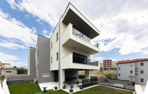 Cozy Apartment In Podstrana With Wifi