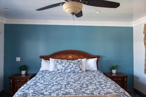 Ένα ή περισσότερα κρεβάτια σε δωμάτιο στο Viking Motel-Ventura