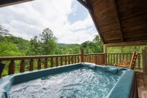 Private Studio Log Cabin! Mountain View, Hot Tub, Fireplace, Honeymoon! photo 1