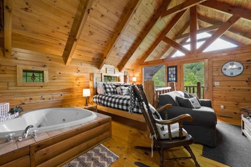 Private Studio Log Cabin! Mountain View, Hot Tub, Fireplace, Honeymoon! photo 22