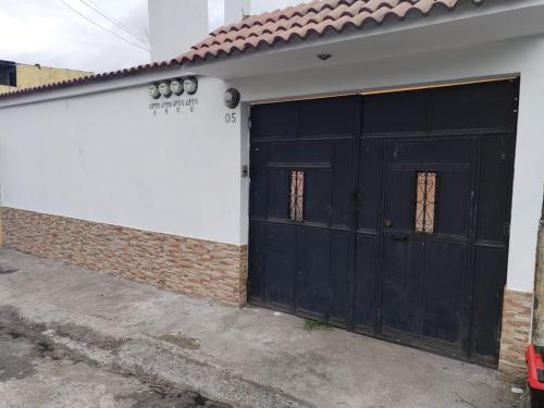 Bangunan di mana terletaknya rumah tamu ini