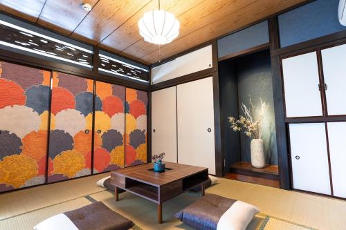 Max 15 people OK,2-minute walk from the station, Japanese-style modern 6LDK house