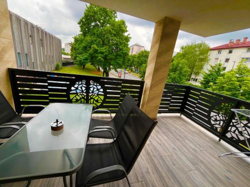 Balkón nebo terasa v ubytování Villa Moste with Pool, EV station & free parking