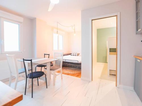 Photo de la galerie de l'établissement Studio Cabine Centre-Ville Le Touquet - FR-1-821-30, à Le Touquet-Paris-Plage