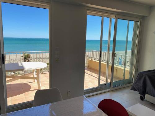 Appartement T3 Duplex 6 Pers. avec Wi-Fi et Parking - Vue Mer à Le Barcarès - FR-1-81-638