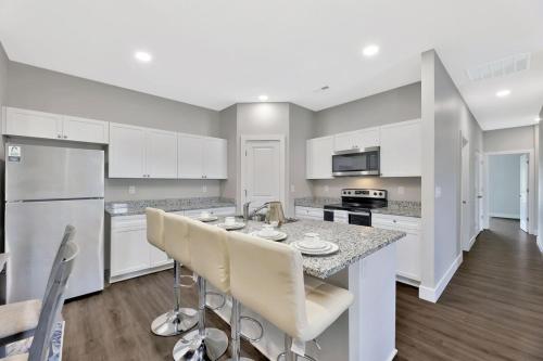 Η κουζίνα ή μικρή κουζίνα στο Luxe Haven Properties