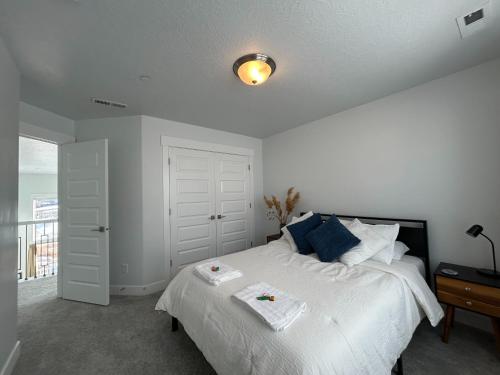 Draper Mountain Homeにあるベッド