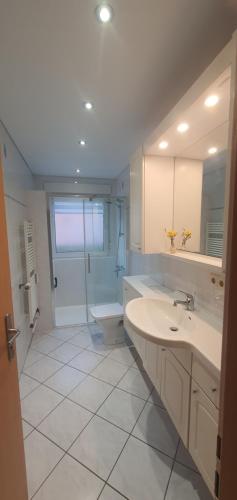 Et badeværelse på " Die Wolfs Burg" 70qm - 3Zimmer- Duschbad - Küche & zentrumsnah