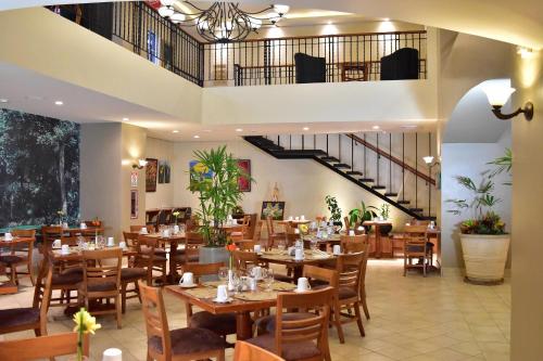 Restaurace v ubytování Sleep Inn Paseo Las Damas
