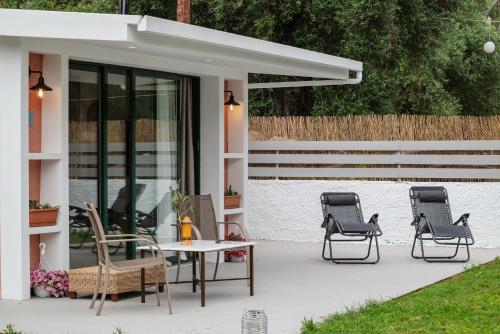 Thea simply by the sea