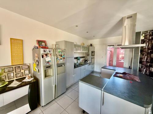 Dapur atau dapur kecil di Agréable Villa pour 7 avec vue mer LOGEMENT ENTIER