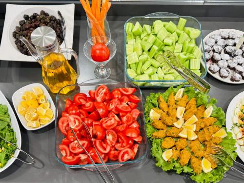 Makanan di atau berdekatan hotel