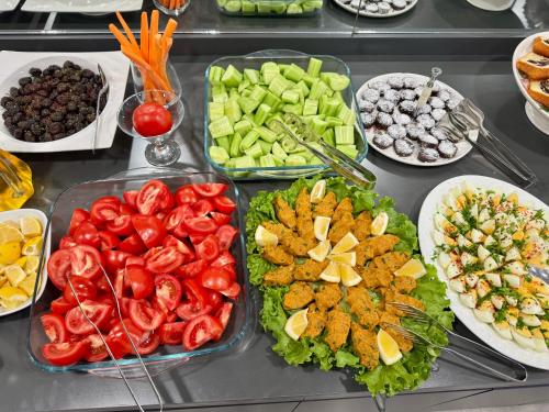 Makanan di atau berdekatan hotel