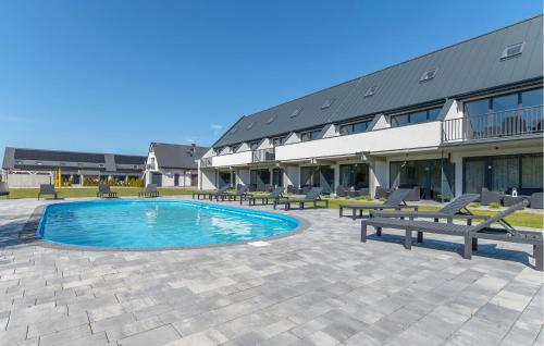 Beautiful Apartment In Nowecin With Sauna