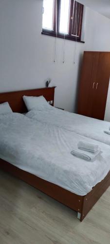 Una cama o camas en una habitación de SonAp Krusevo