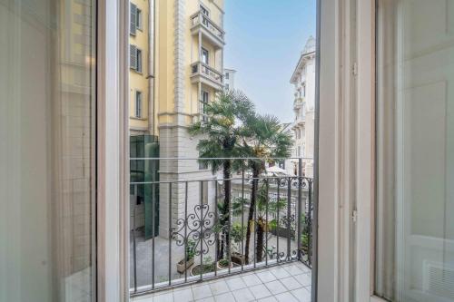Elegant Apartment - Central, 10 Min to Duomo