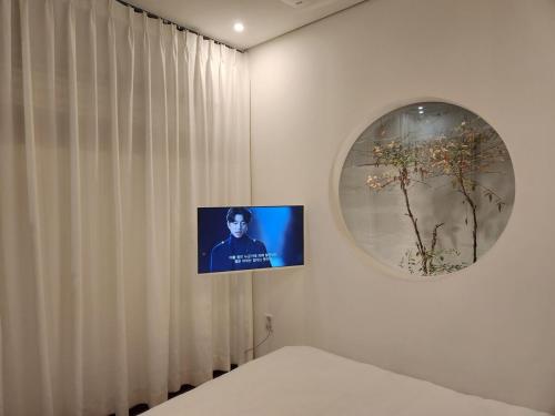 TV a/nebo společenská místnost v ubytování 안동스테이 한옥