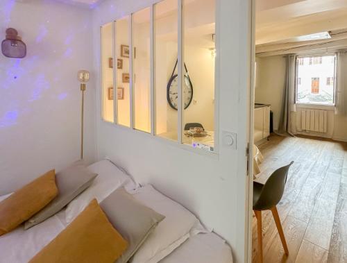 Night Desires vieille ville Annecy charmant