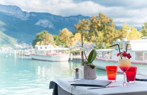 Night Desires vieille ville Annecy charmant