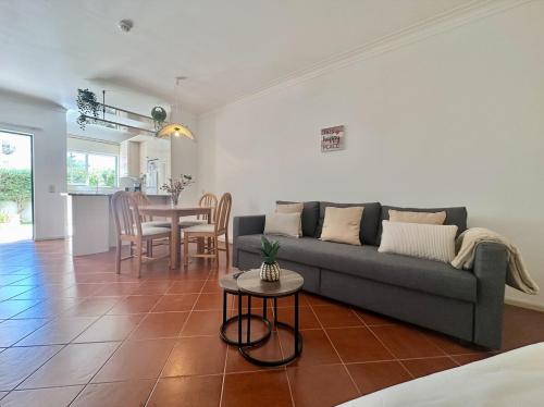 Apt EE - with pool and garden
