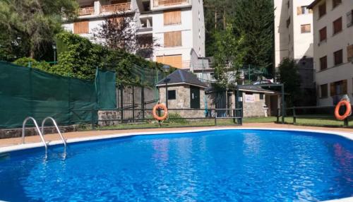 Πισίνα στο ή κοντά στο Alojamiento Aspe Arañones Canfranc