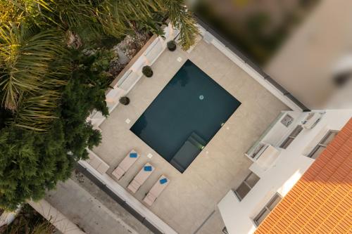 Φωτογραφία από το άλμπουμ του Cozy Breeze - Chic villa with amazing pool & bbq στο Αλεθρικό
