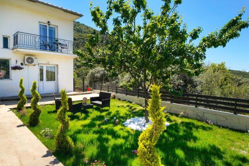 Κήπος έξω από το ANTONI'S House