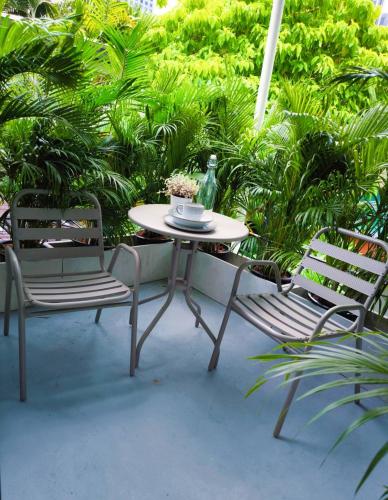 Taman di luar Studio Sukumvit 29