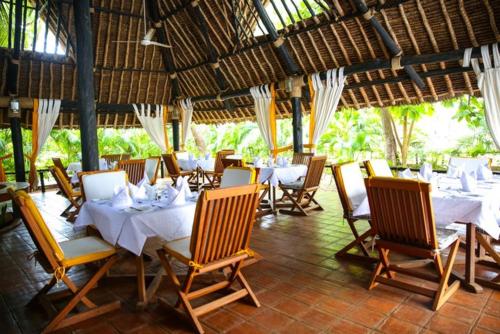 Restaurace v ubytování Gecko Hotel Diani
